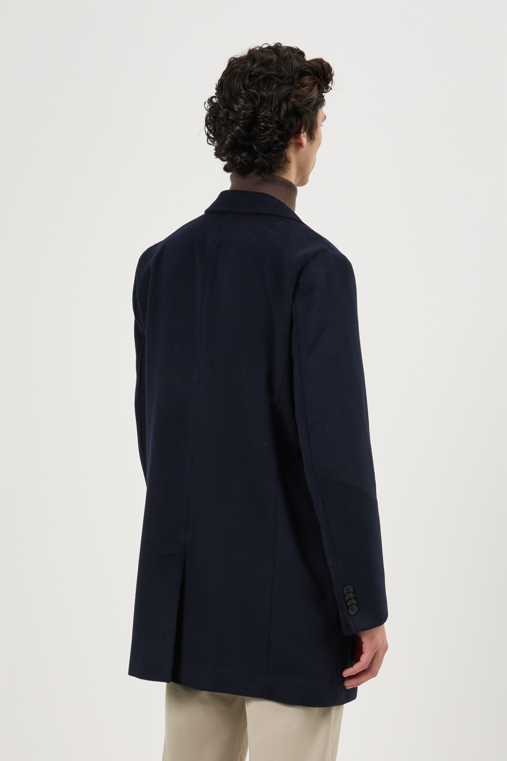 Abrigo clásico con lana azul marino