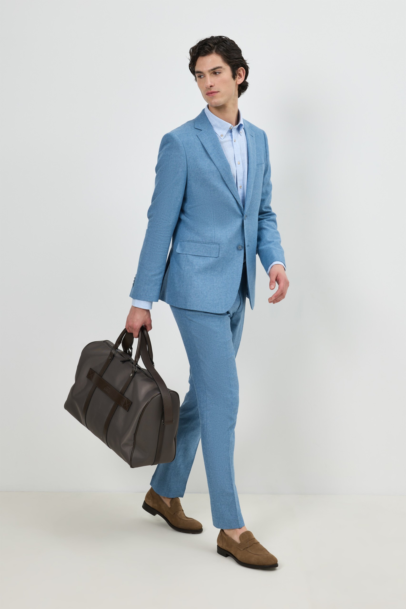 Fato clássico em algodão e linho slim fit