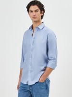 Camisa slim fit em algod�o e liocel
