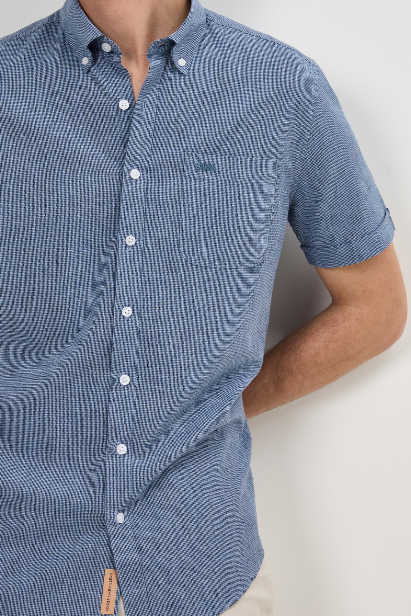 Camisa micro xadrez em linho e algod�o