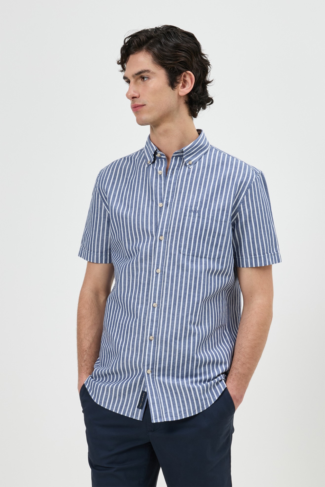 Camisa de manga curta �s riscas regular fit