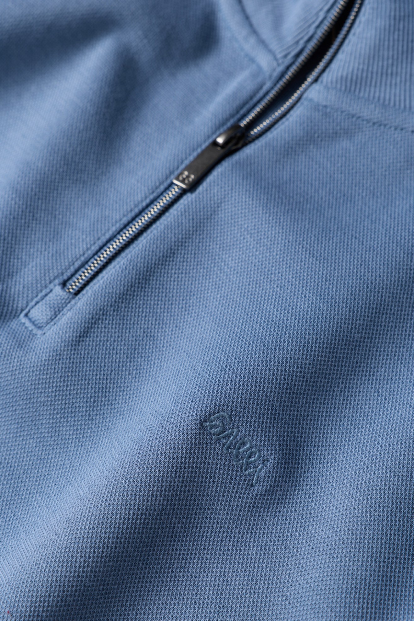 Camisola com fecho e gola alta azul