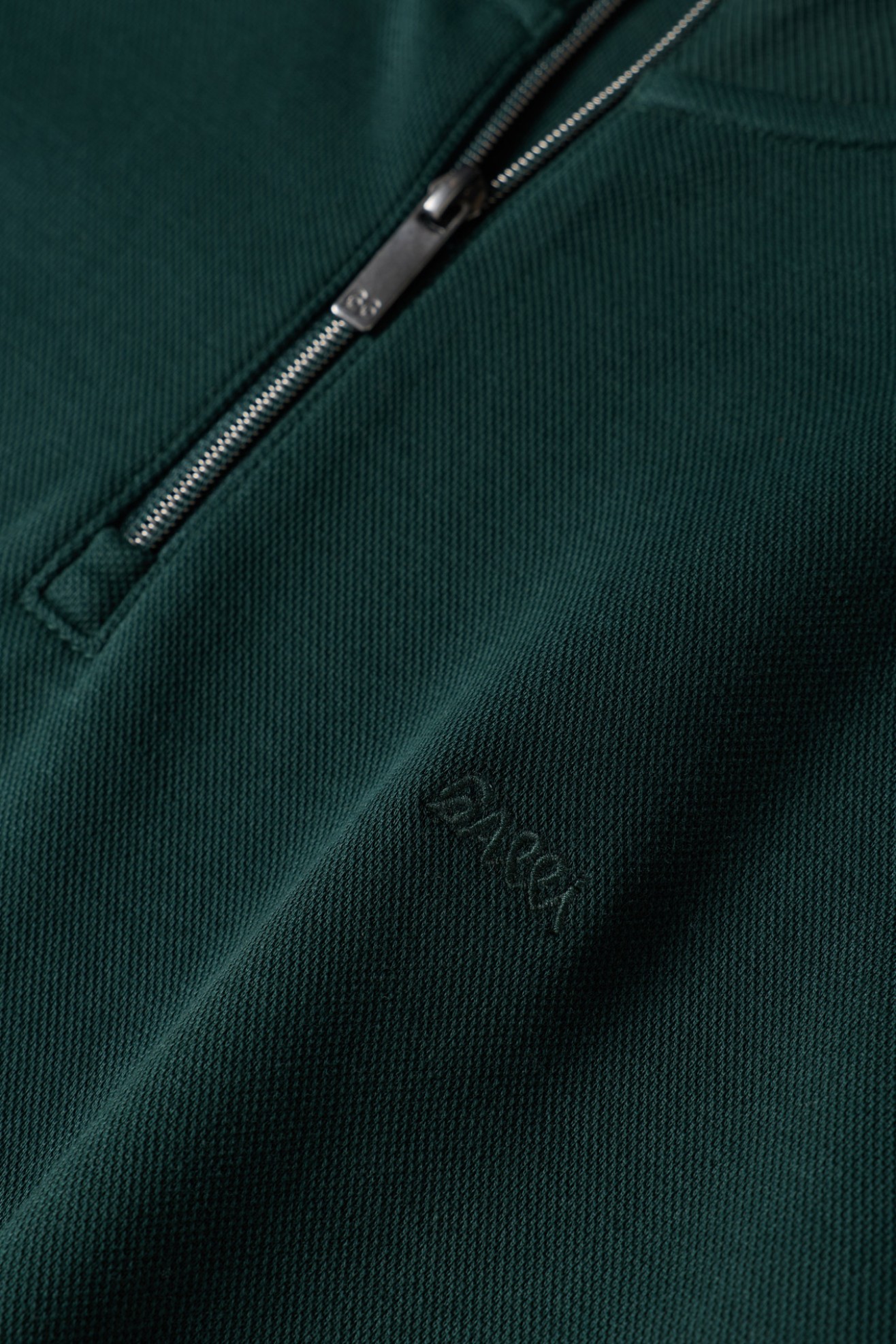 Camisola com fecho e gola alta verde