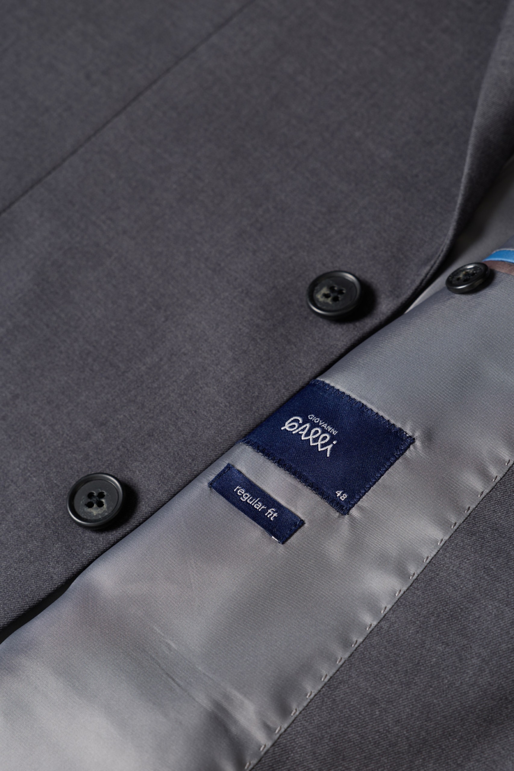 Fato regular fit cinzento