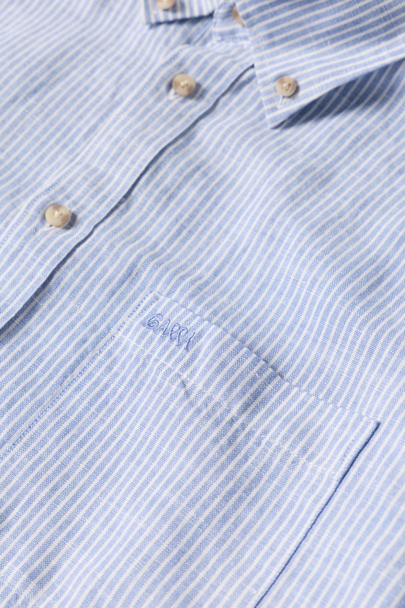 Camisa �s riscas em linho e algod�o
