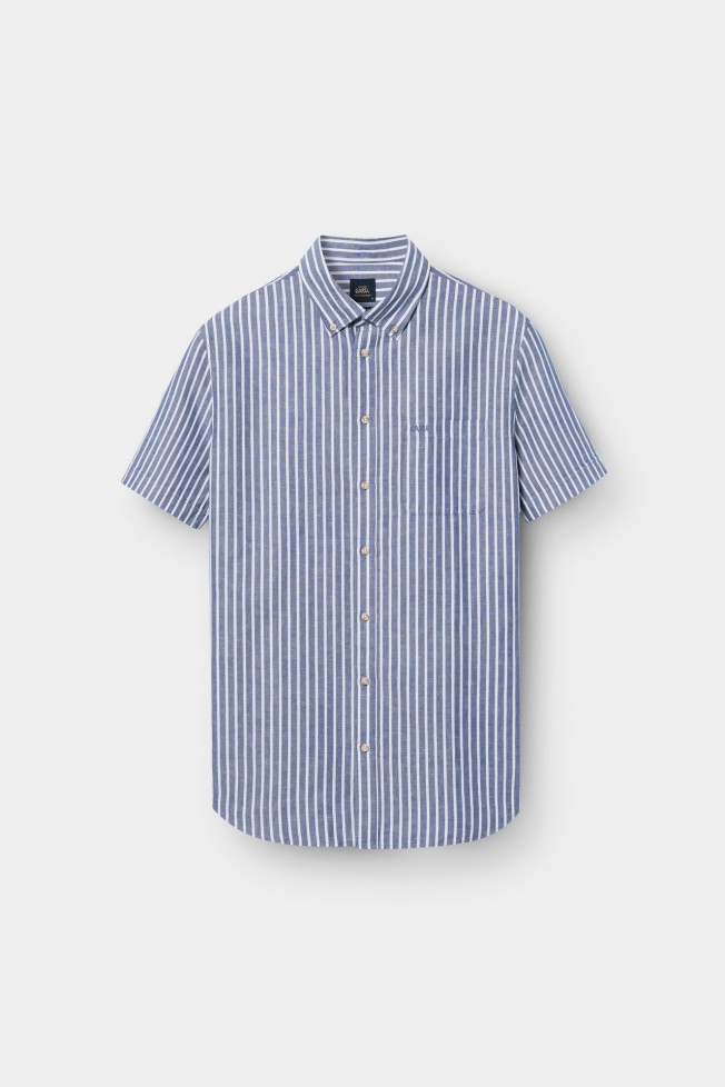 Camisa de manga curta às riscas regular fit Camisa de manga curta às riscas regular fit