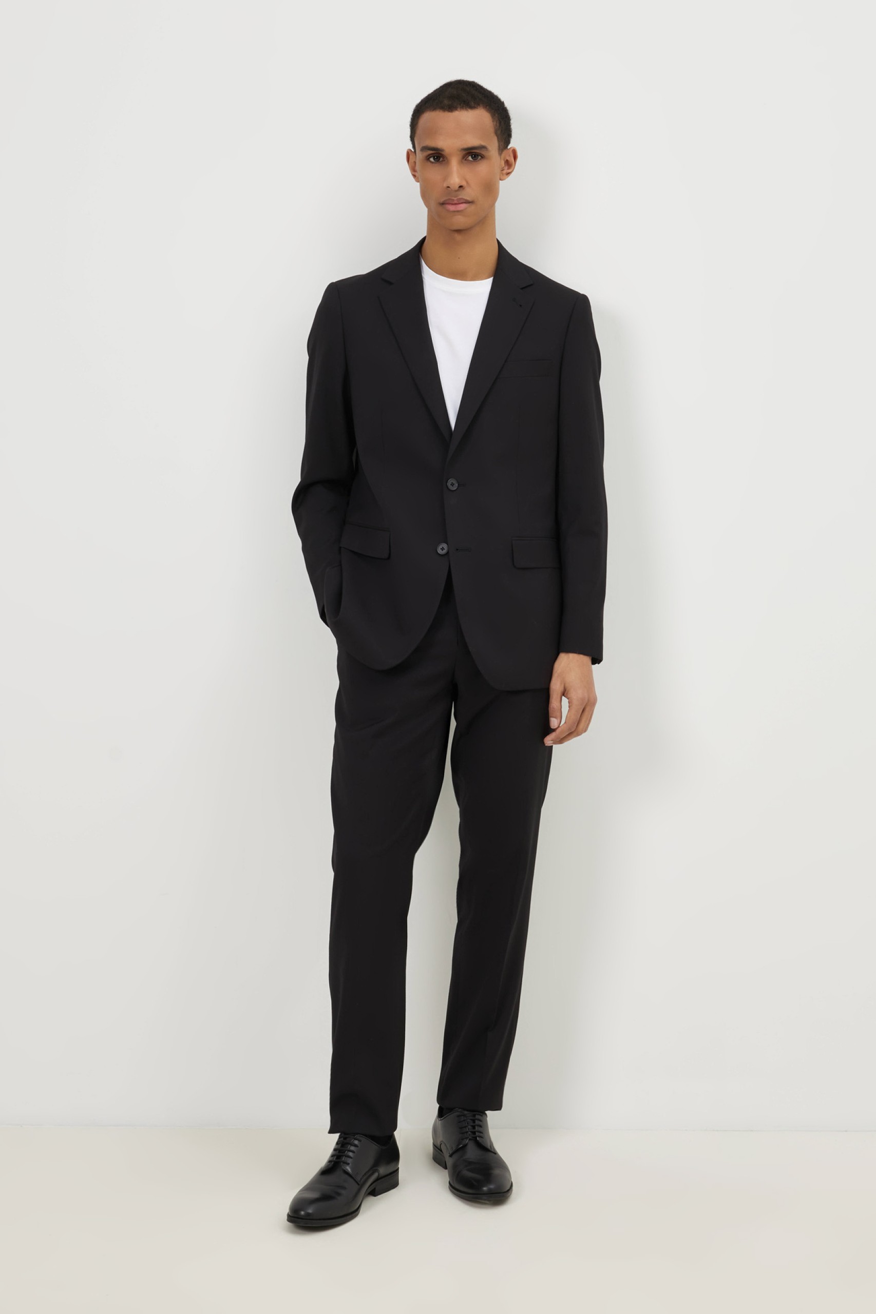 Fato regular fit em preto