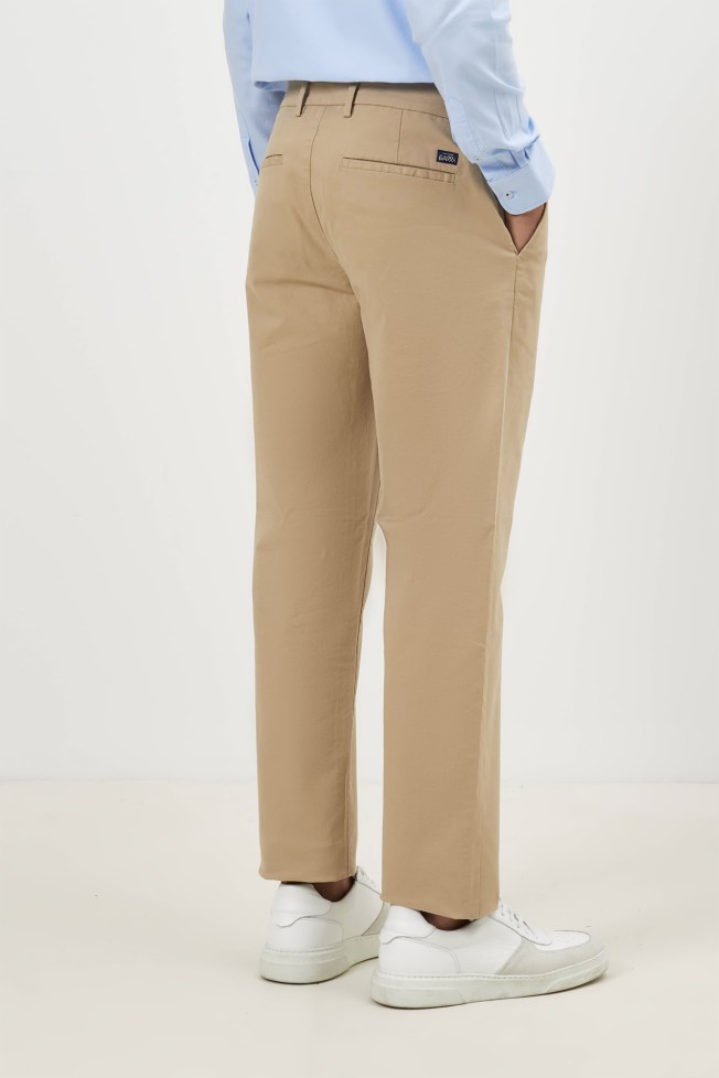 Calças chino regular fit Calças chino regular fit