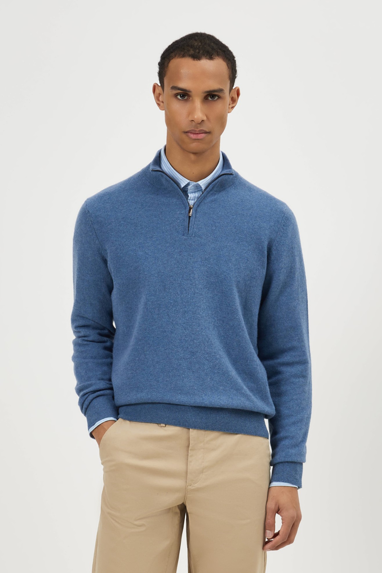 Camisola malha com l� em azul