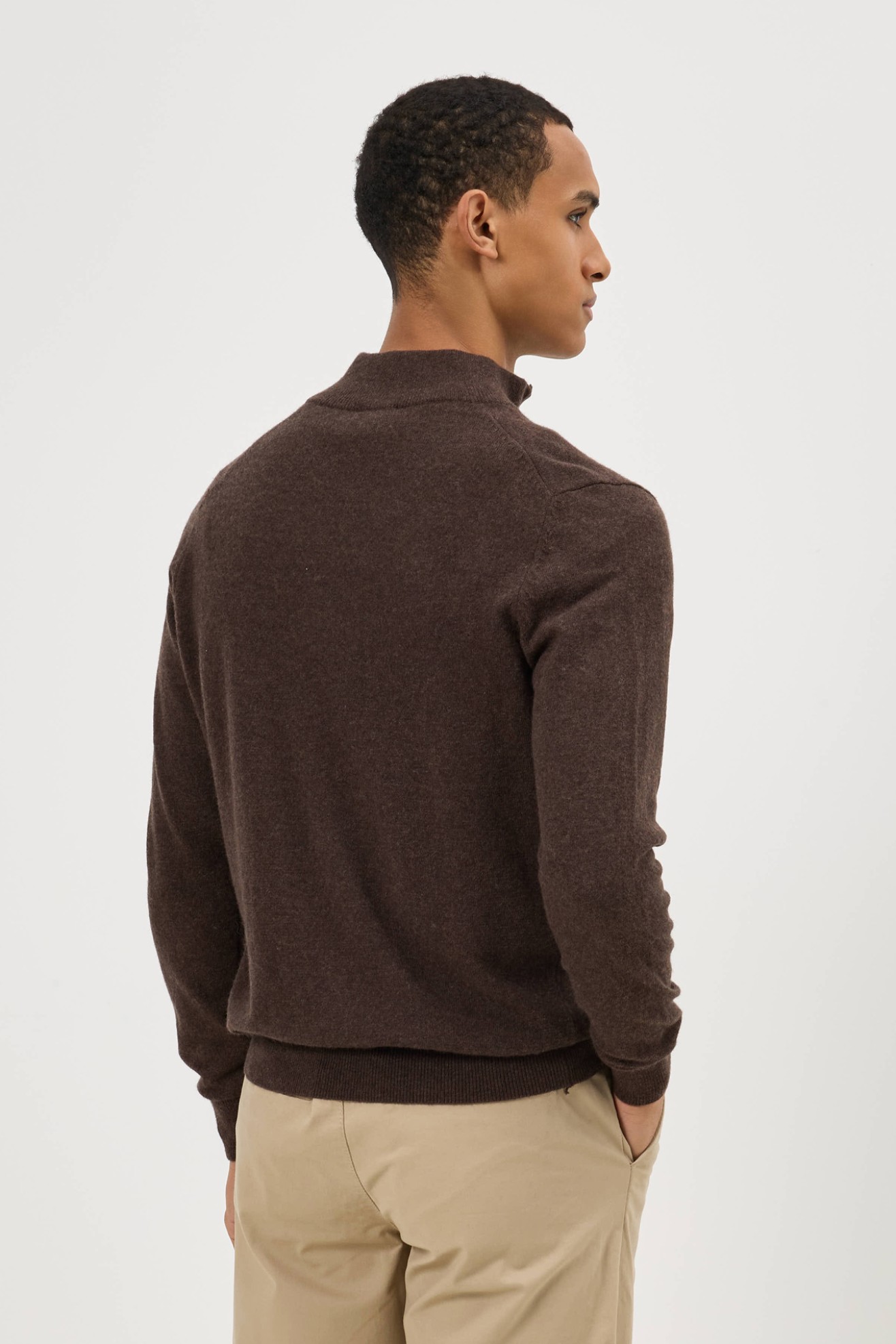 Camisola malha com l� em castanho
