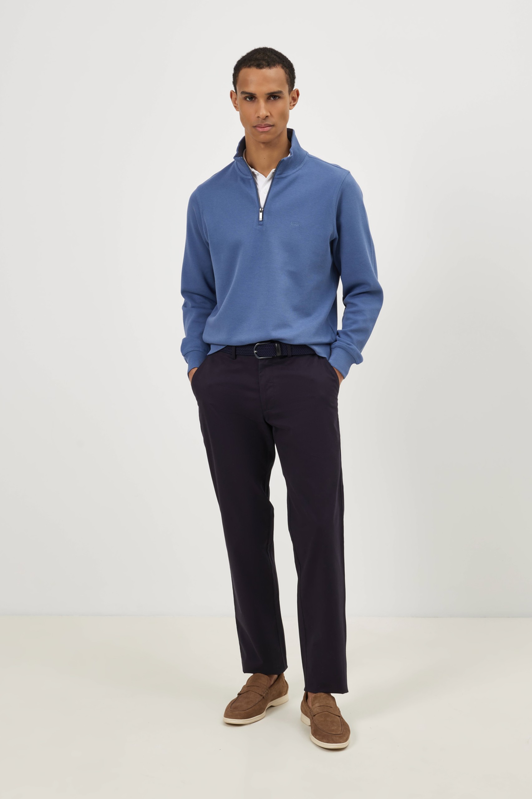 Camisola com fecho e gola alta azul