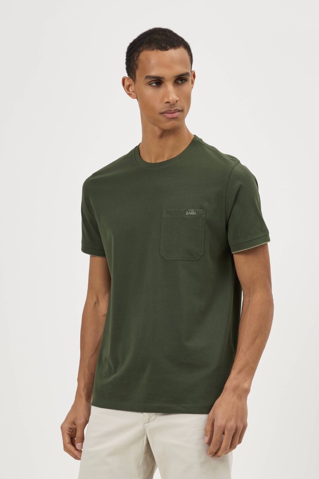 T-shirt 100% algodão com bolso T-shirt 100% algodão com bolso