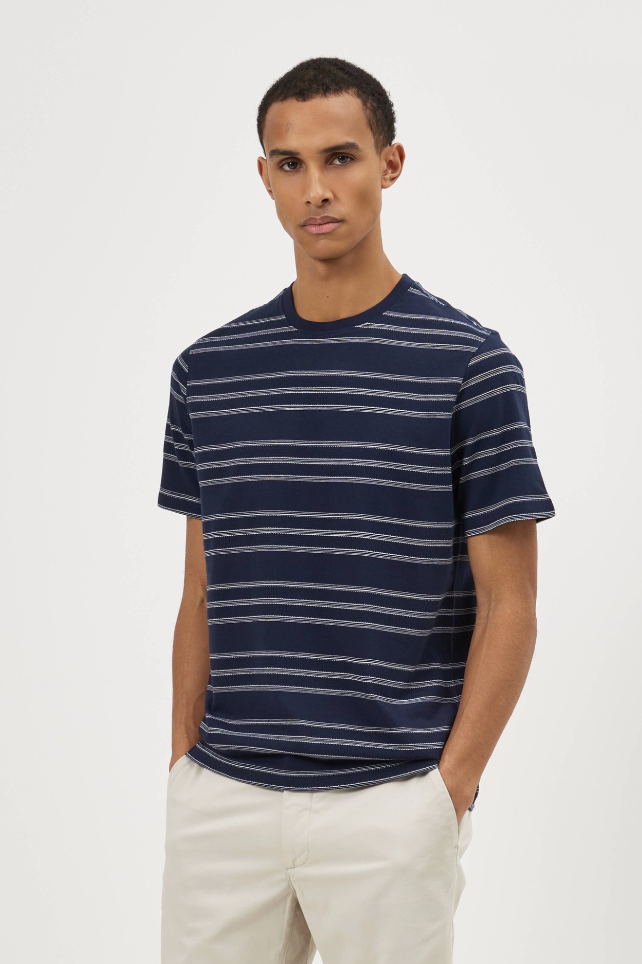 T-shirt �s riscas em algod�o