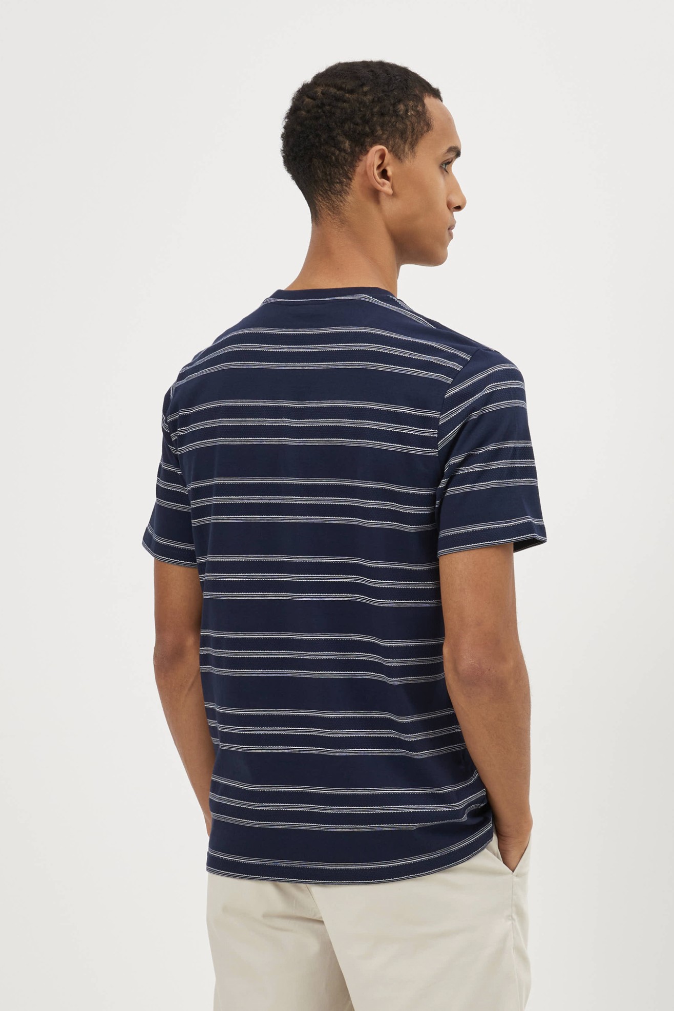 T-shirt �s riscas em algod�o