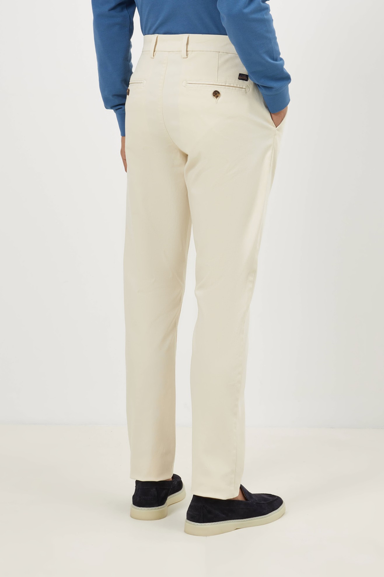 Cal�as chino com textura slim fit