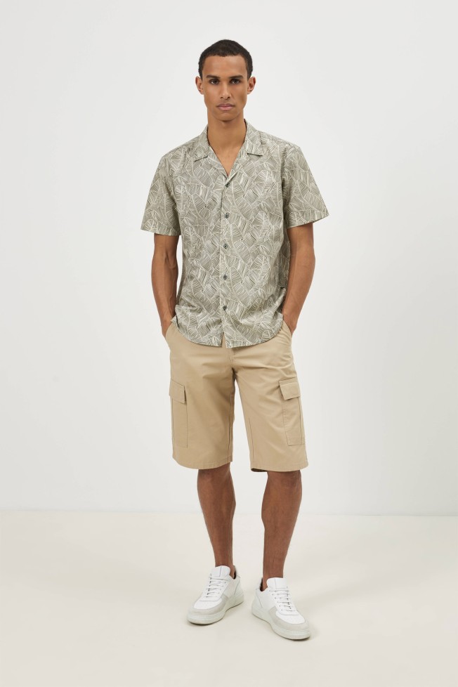 Camisa estampado tropical regular fit