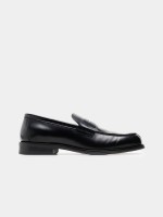 Mocassins em pele