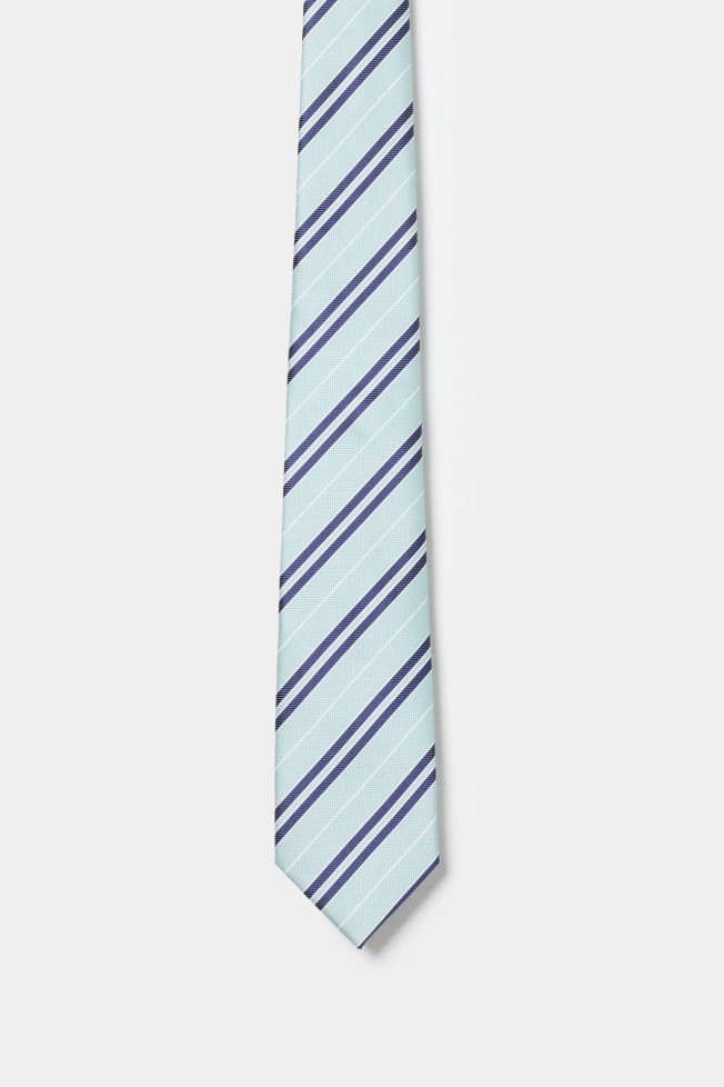 Gravata verde �s riscas