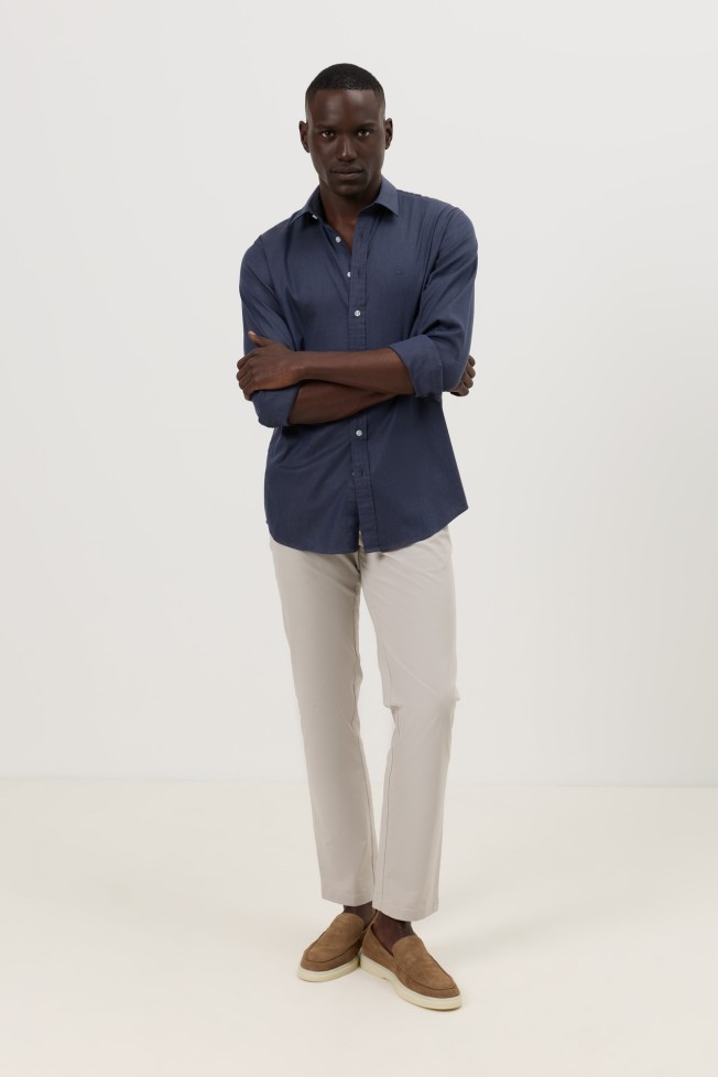 Camisa slim fit em algodão e liocel Camisa slim fit em algodão e liocel