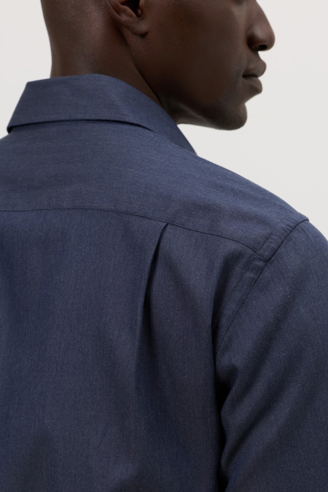 Camisa slim fit em algodão e liocel Camisa slim fit em algodão e liocel