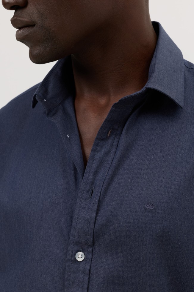 Camisa slim fit em algodão e liocel Camisa slim fit em algodão e liocel