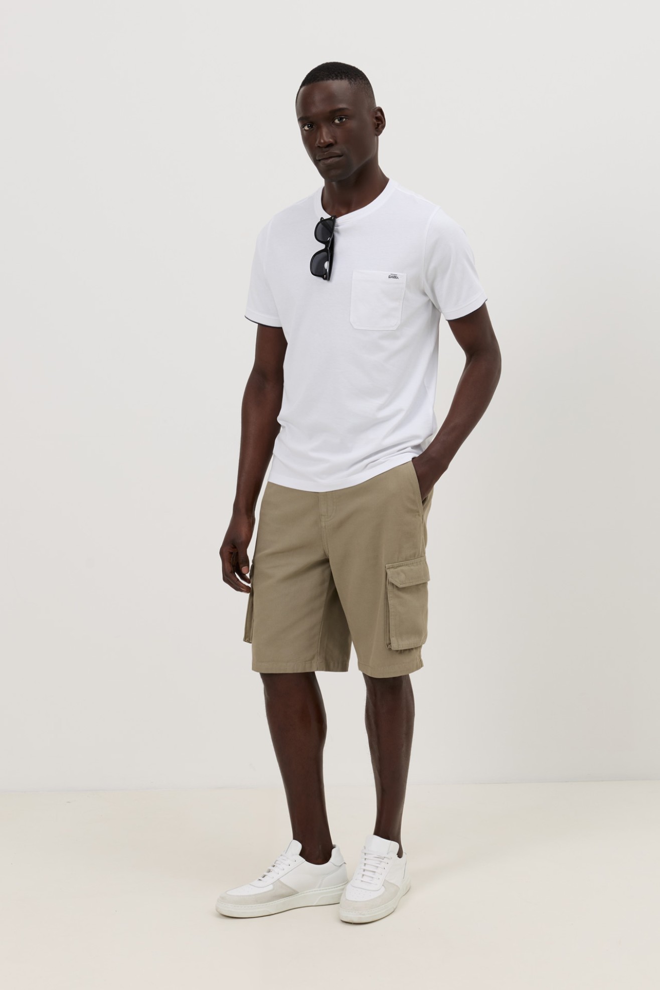 T-shirt 100% algod�o com bolso