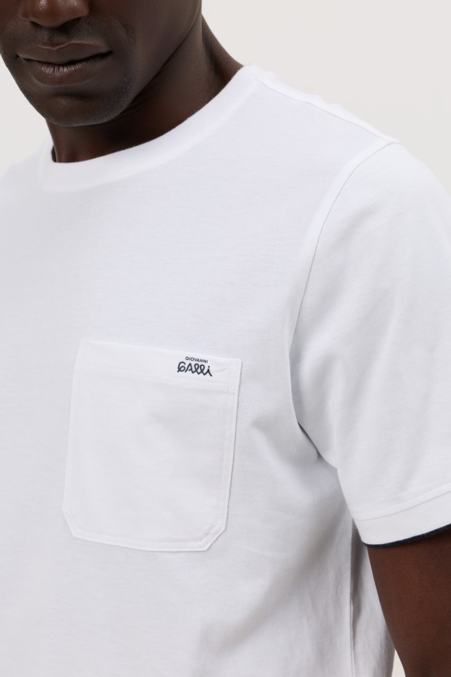 T-shirt 100% algodão com bolso T-shirt 100% algodão com bolso
