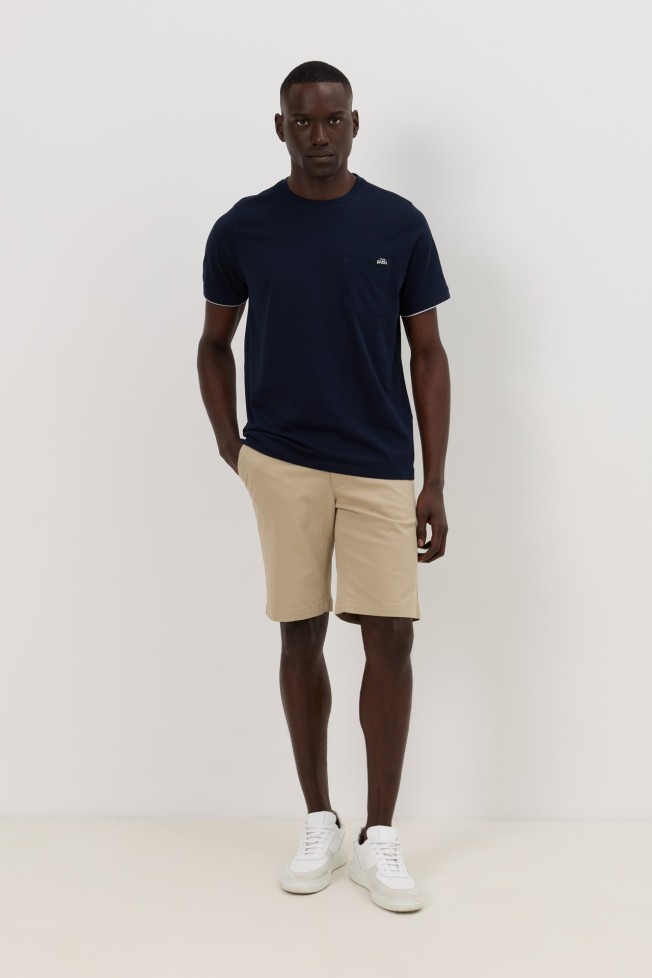 T-shirt 100% algodão com bolso T-shirt 100% algodão com bolso