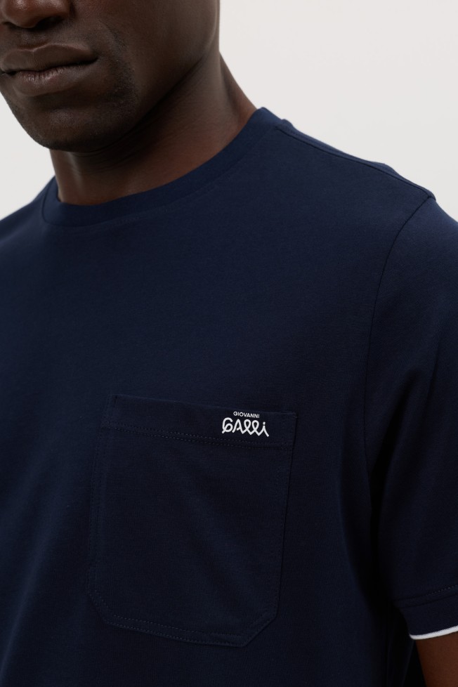 T-shirt 100% algodão com bolso T-shirt 100% algodão com bolso