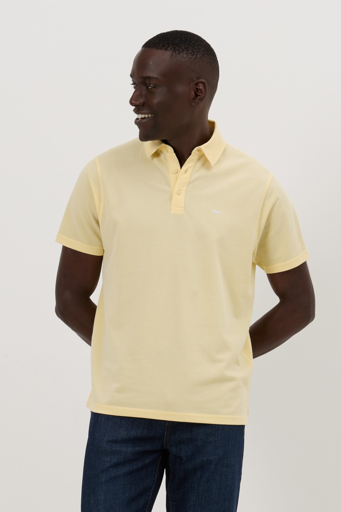 Polo bicolor em malha piqu�