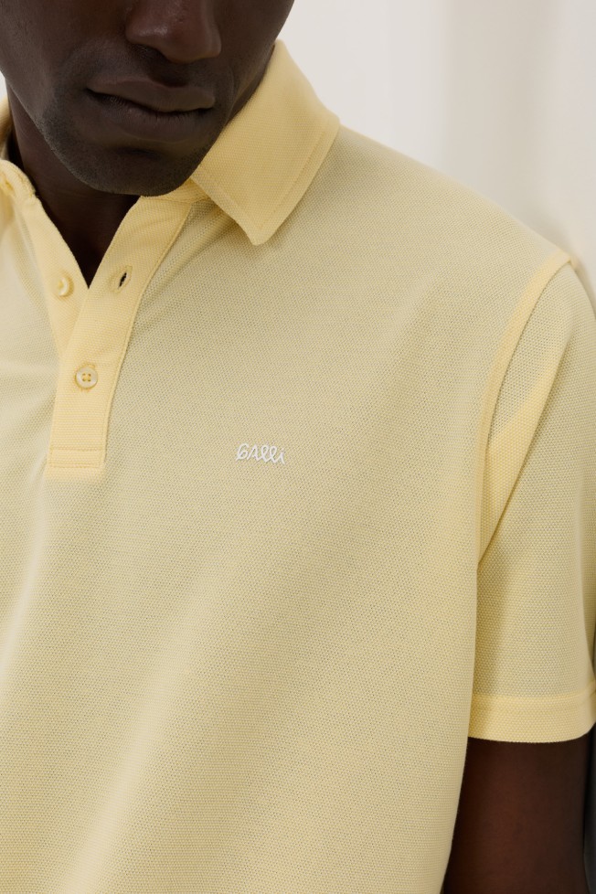 Polo bicolor em malha piqu�
