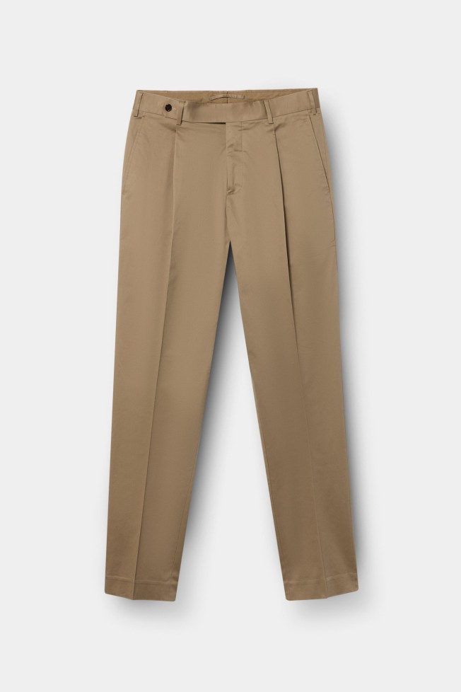 Calças chino regular fit em caqui Calças chino regular fit em caqui