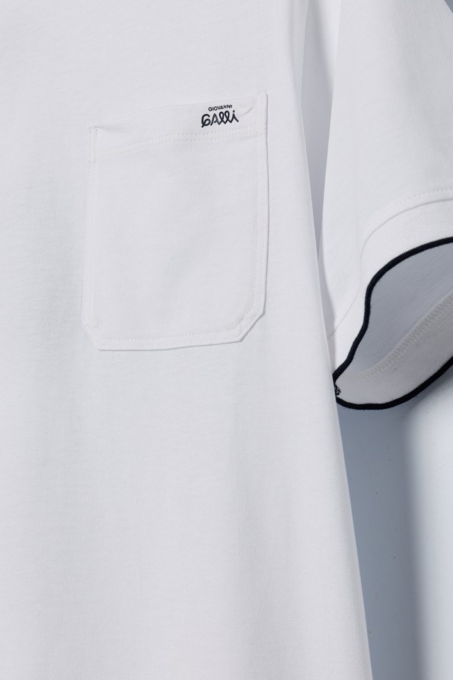 T-shirt 100% algodão com bolso T-shirt 100% algodão com bolso