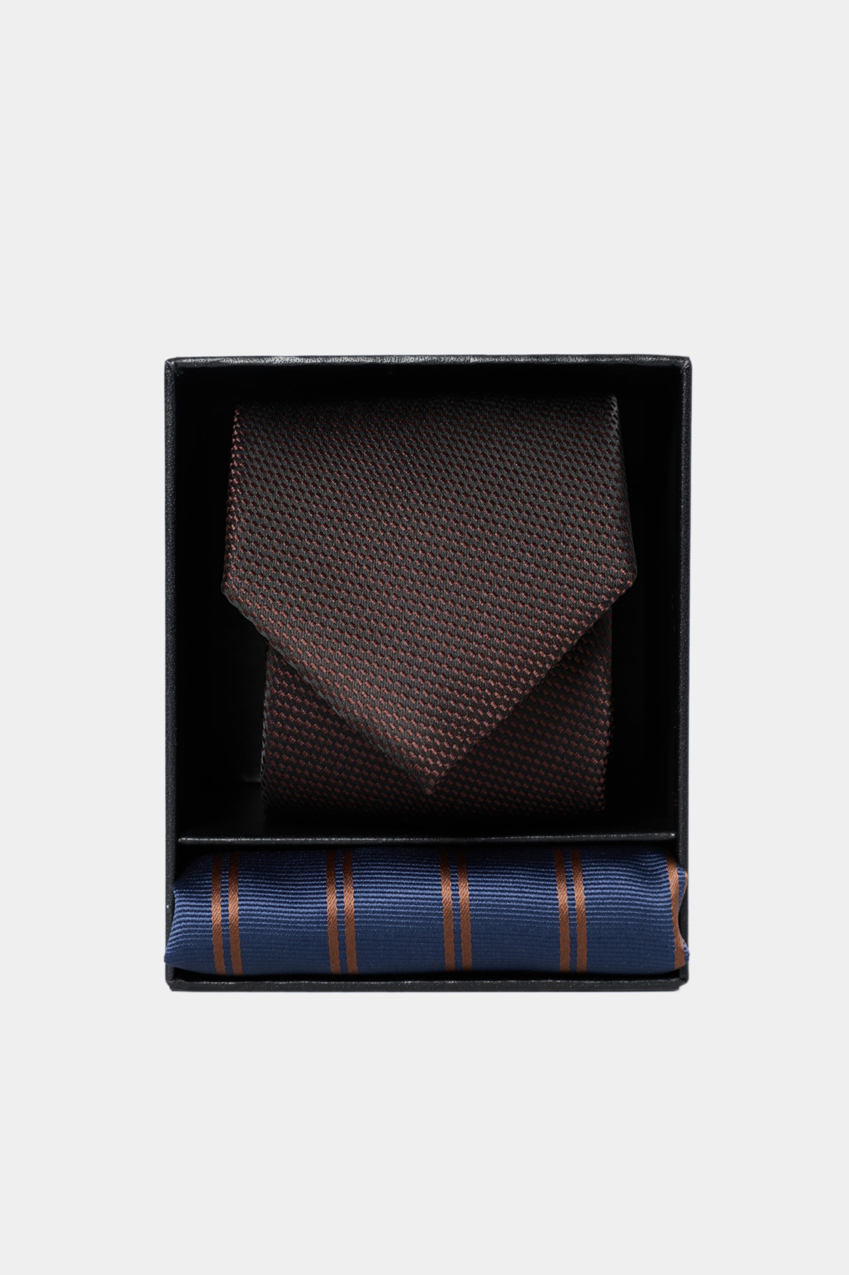 Juego de pañuelo y corbata
