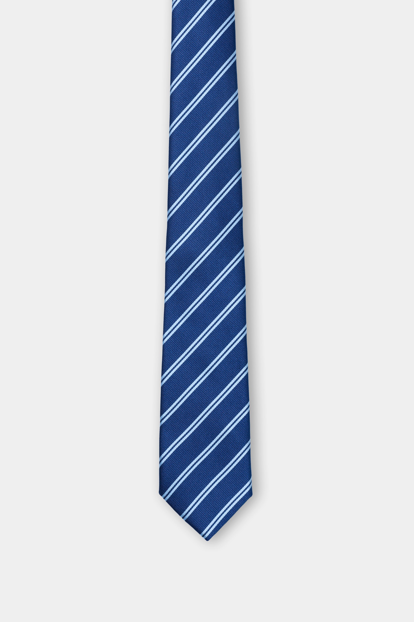 Corbata de rayas azules
