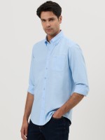 Camisa regular fit em linho e algod�o