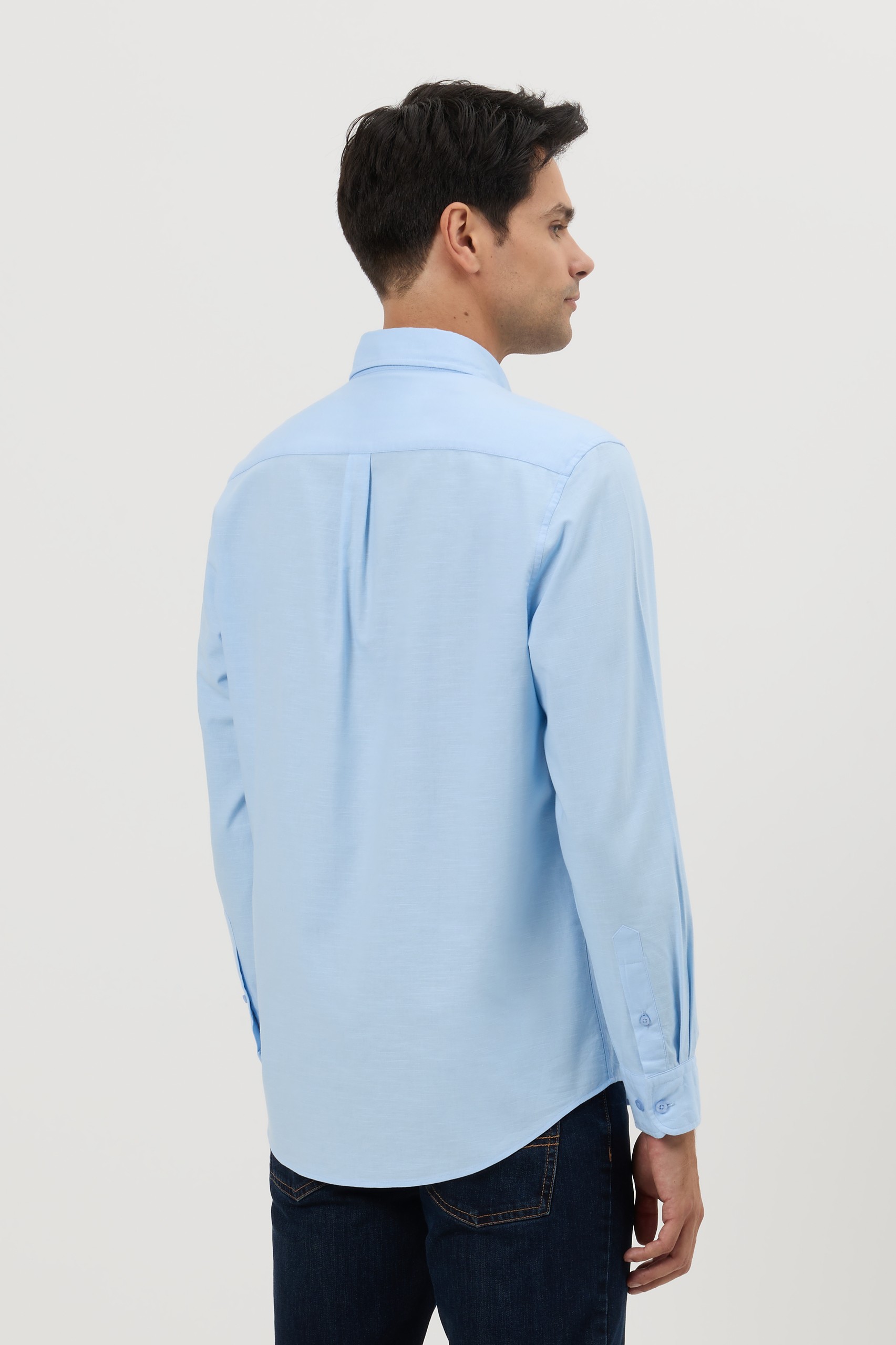 Camisa de corte regular en lino y algodón