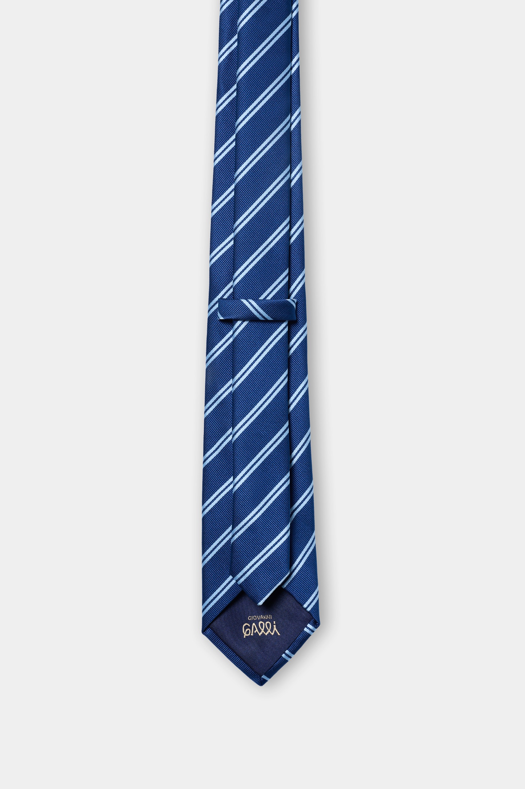 Corbata de rayas azules