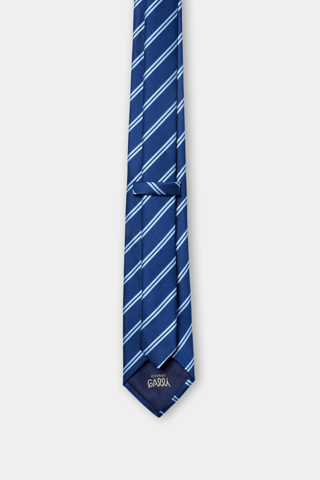 Gravata �s riscas em azul