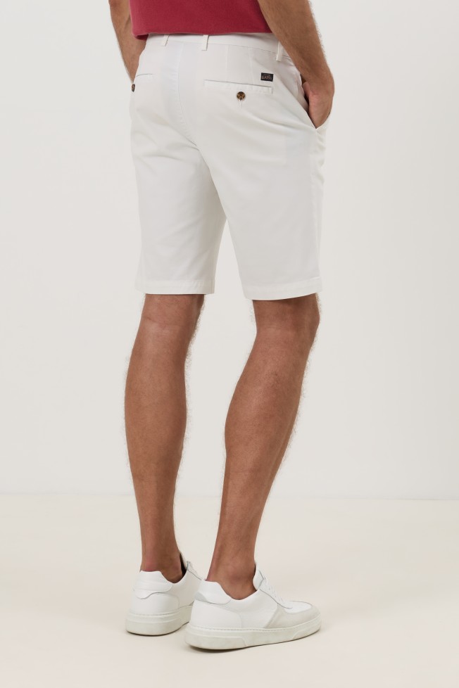 Calções bermuda chino regular fit Calções bermuda chino regular fit