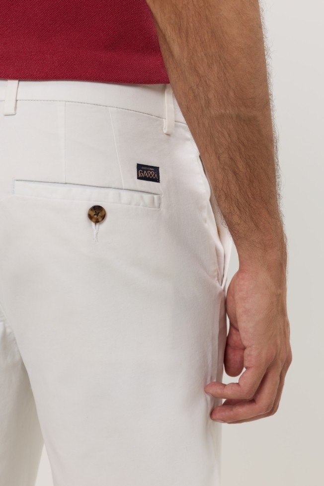 Calções bermuda chino regular fit Calções bermuda chino regular fit