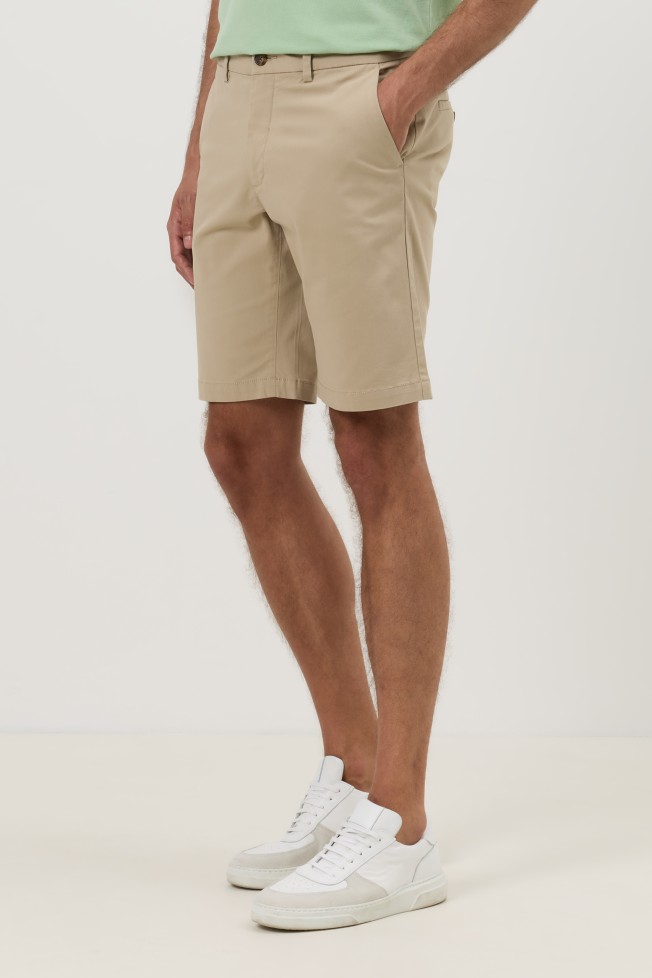 Calções bermuda chino regular fit Calções bermuda chino regular fit