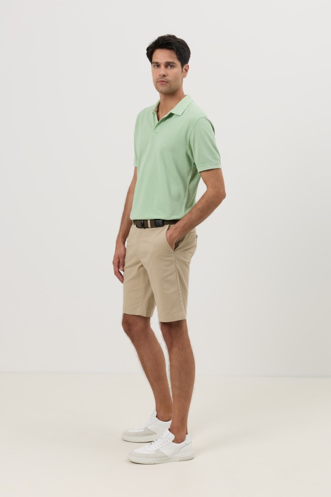 Calções bermuda chino regular fit Calções bermuda chino regular fit