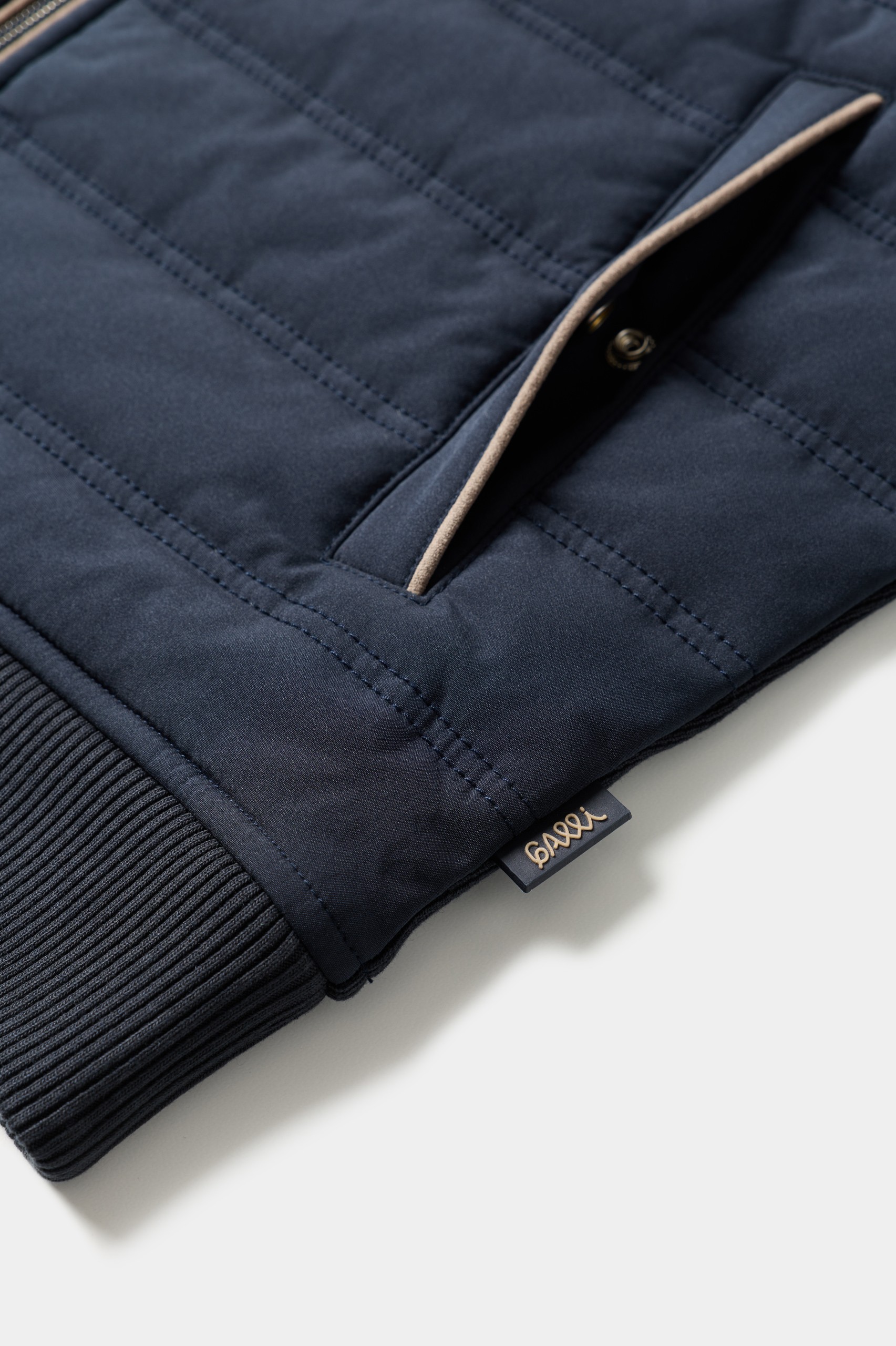 Chaqueta híbrida en azul marino