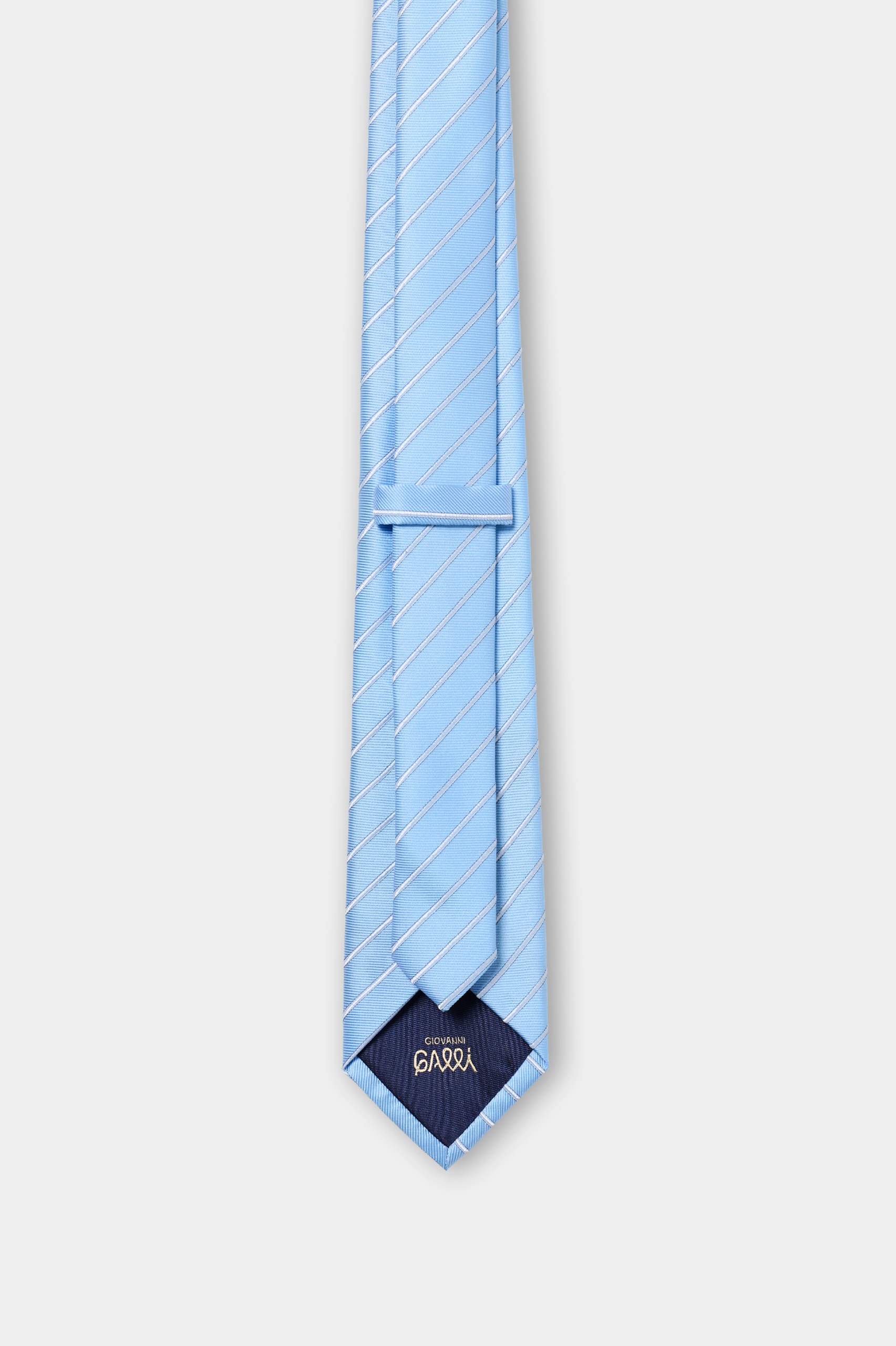 Corbata a rayas azules y blancas