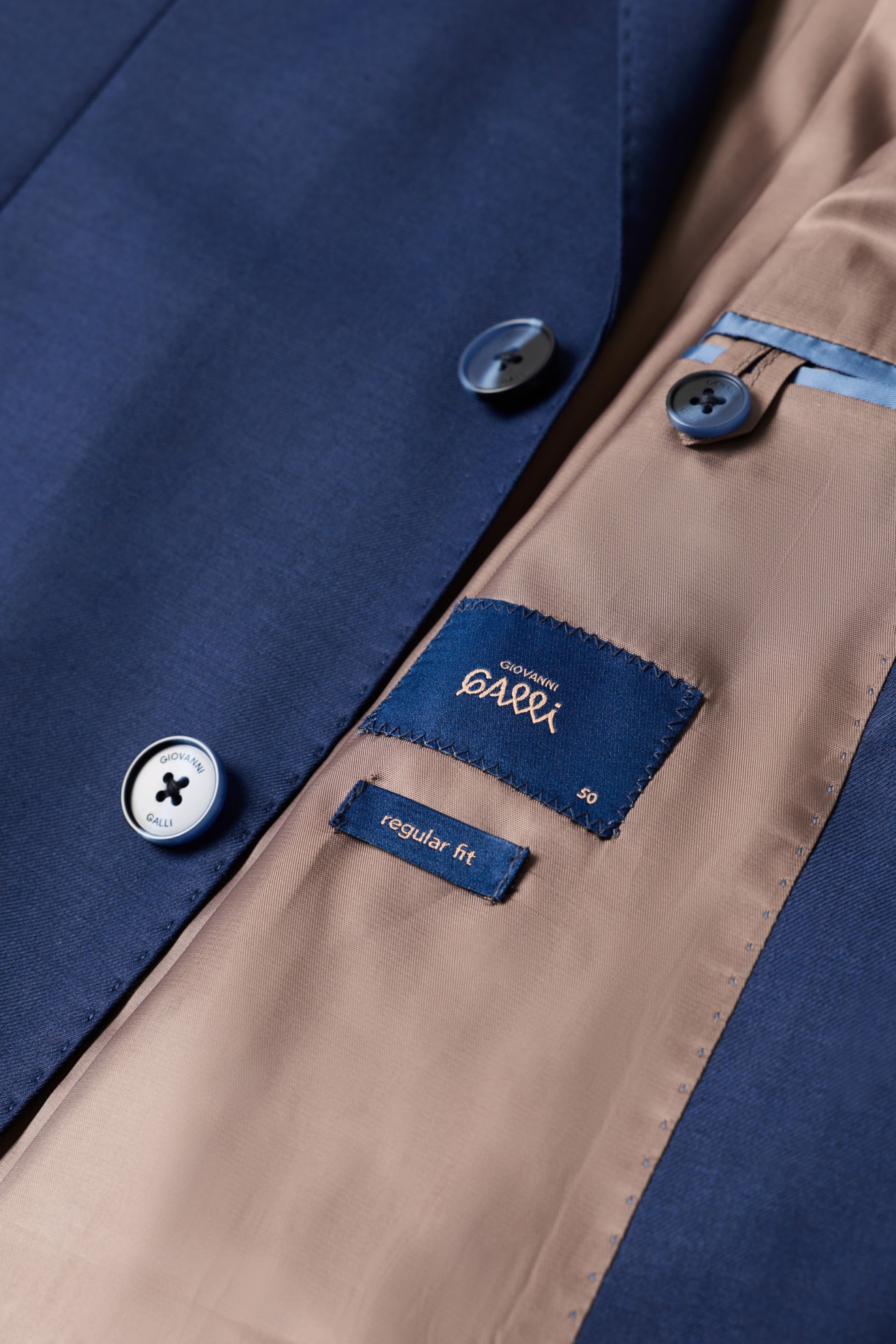 Traje de corte regular en mezcla de lana