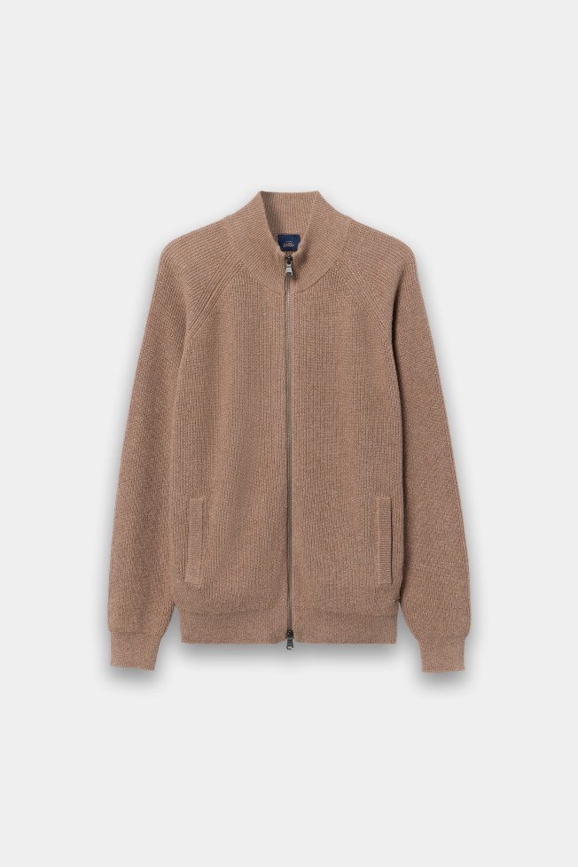 Chaqueta de punto marrón con lana Chaqueta de punto marrón con lana