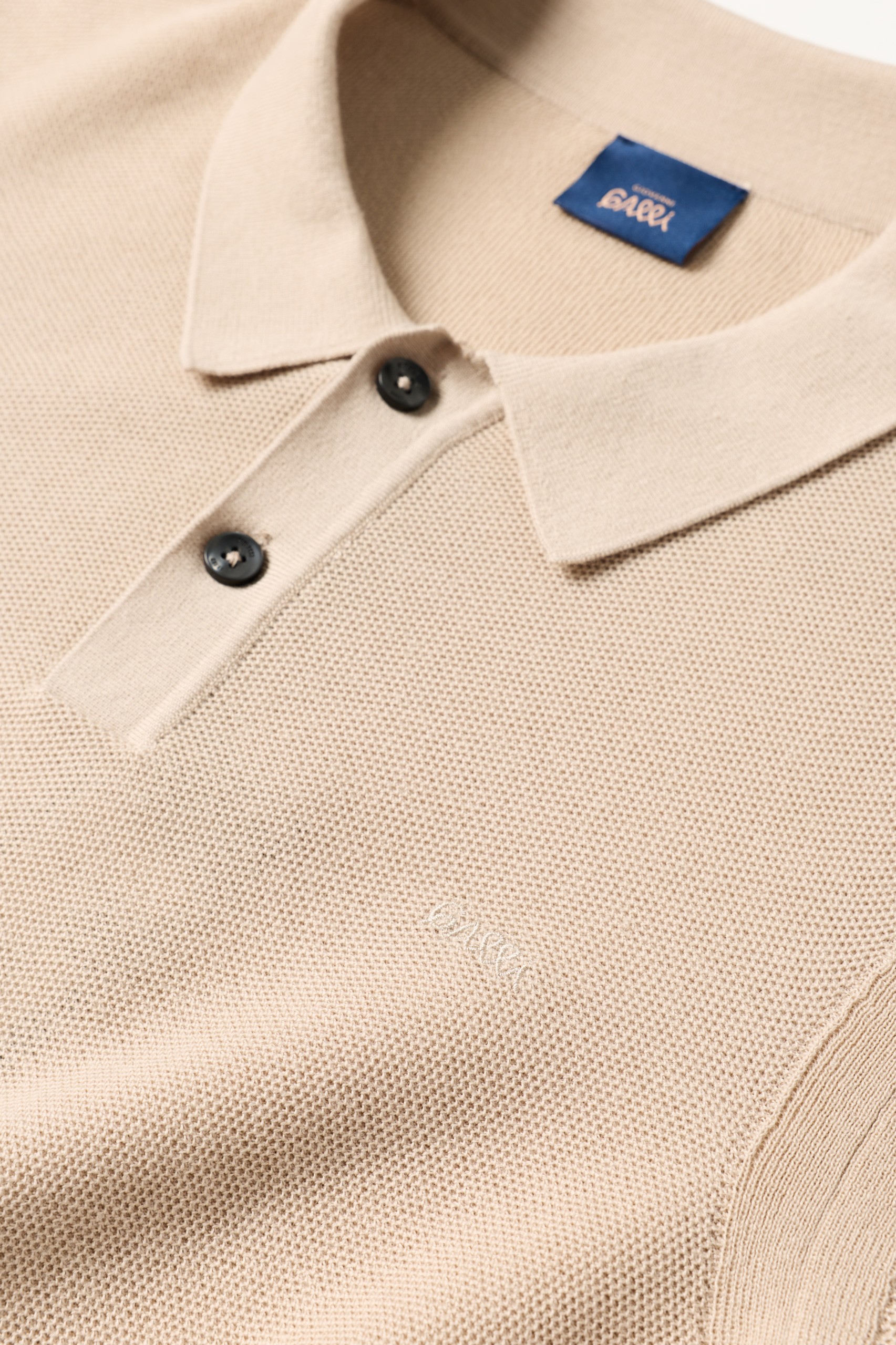 Polo de punto beige