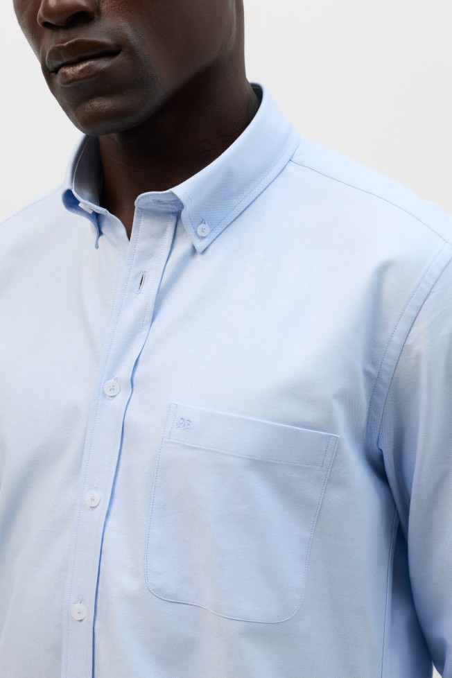 Camisa oxford regular fit em azul Camisa oxford regular fit em azul