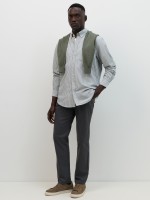 Cal�as chino regular fit cinzentas